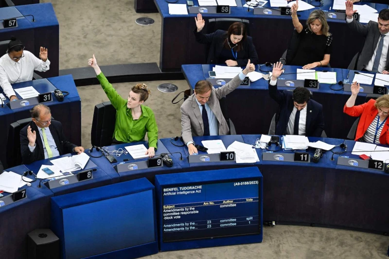 Hôm 14-6, Nghị viện châu Âu, cơ quan lập pháp của EU, đã bỏ phiếu thông qua dự thảo Đạo luật trí tuệ nhân tạo.